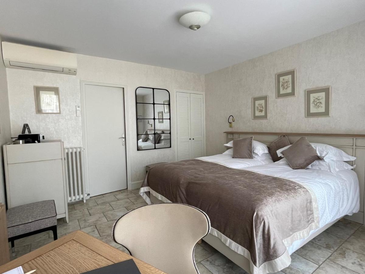Le Manoir Les Minimes Hotel